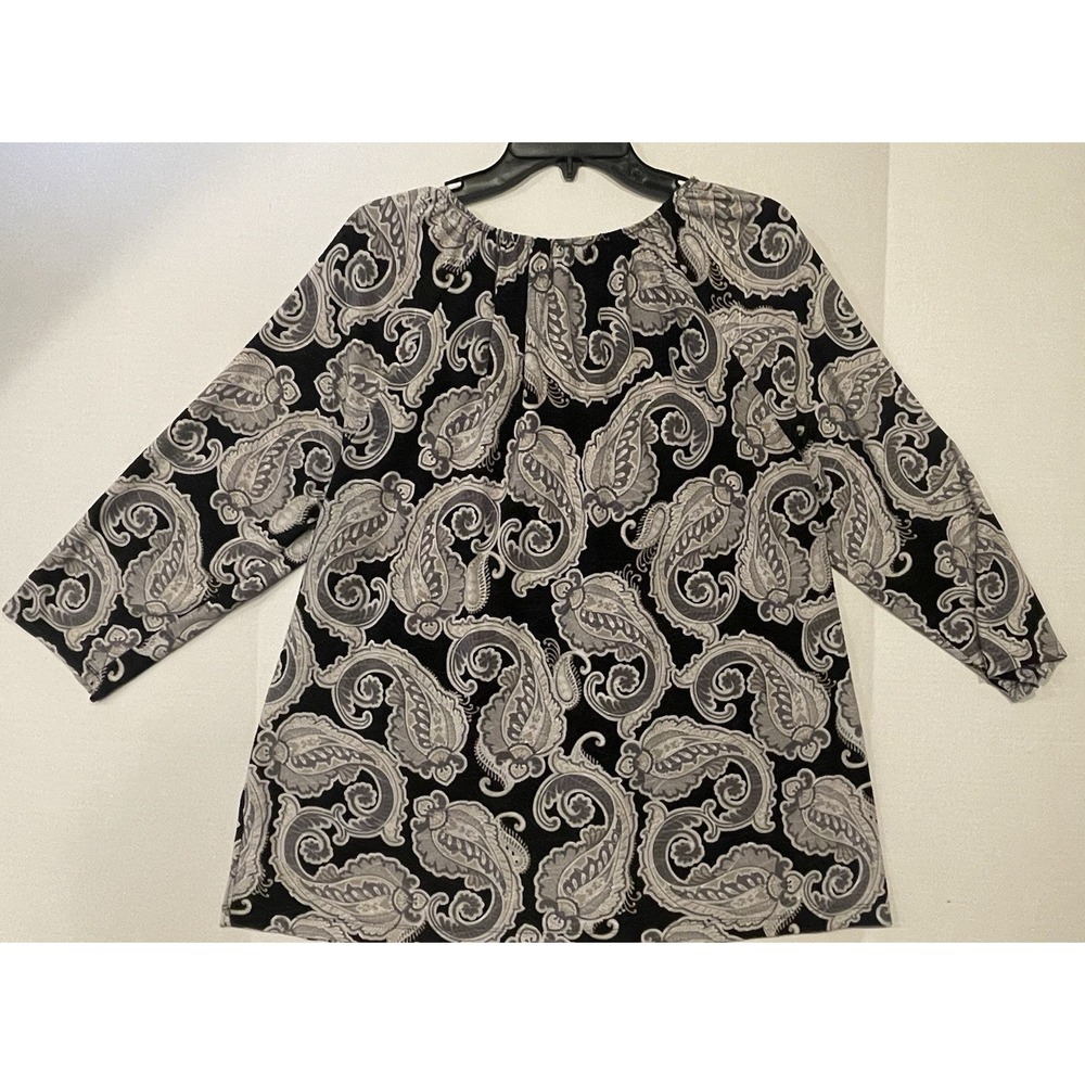 Croft & Barrow Women's 1X Paisley Print Shirt with Scoop Elastic Neckline‎ - Picture 2 of 4